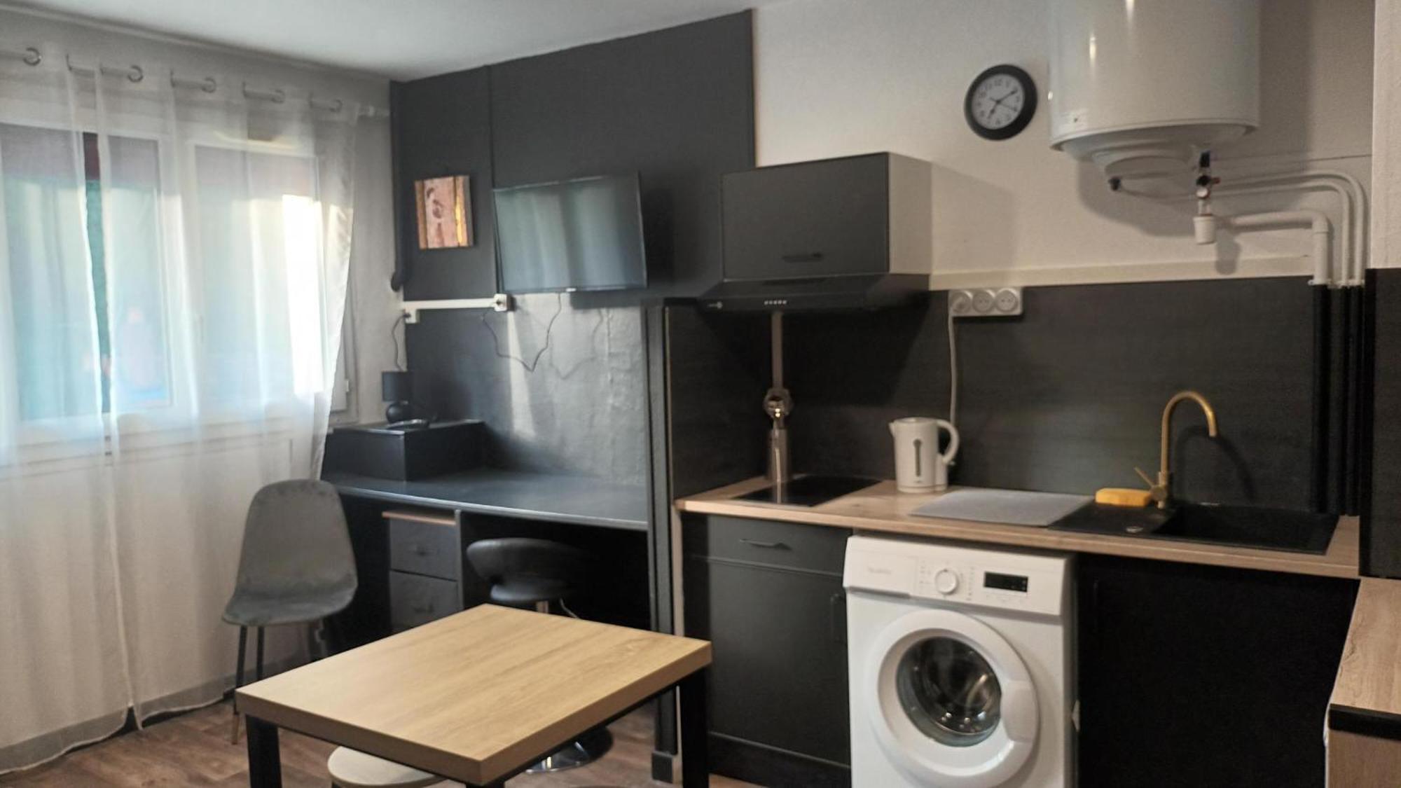 Appartement T1 Proche De Vulcania Pontaumur Dış mekan fotoğraf